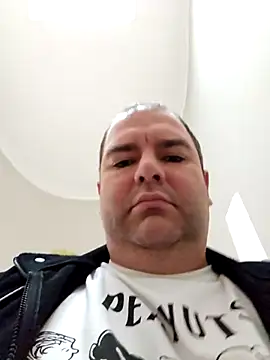 Snapshot of Andrew1900529 chatting on November 11, 2025, 10:15 am Andrew1900529 online show from November 11, 2025, 10:15 am