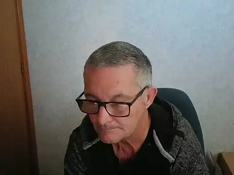 Snapshot of bigballnz chatting on June 9, 2026, 8:53 pm bigballnz online show from June 9, 2026, 8:53 pm