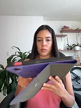 Snapshot of kamivolkano chatting on December 4, 2024, 4:27 pm kamivolkano online show from December 4, 2024, 4:27 pm