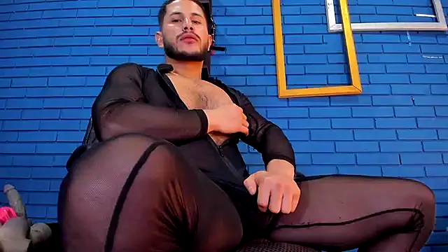 Snapshot of TheIan26 chatting on December 18, 2024, 11:08 pm TheIan26 online show from December 18, 2024, 11:08 pm