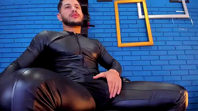 Snapshot of TheIan26 chatting on December 21, 2024, 7:49 pm TheIan26 online show from December 21, 2024, 7:49 pm