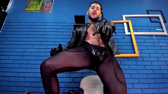 Snapshot of TheIan26 chatting on March 11, 2025, 8:53 pm TheIan26 online show from March 11, 2025, 8:53 pm