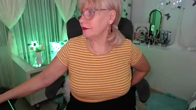 Ghertrude52 online show from January 9, 2026, 4:04 am