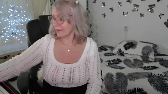 Ghertrude52 online show from March 19, 2026, 9:13 am