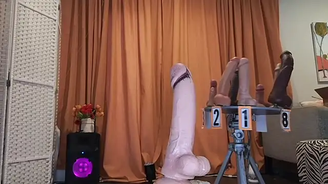 Foglove69 online show from November 11, 2025, 5:24 pm