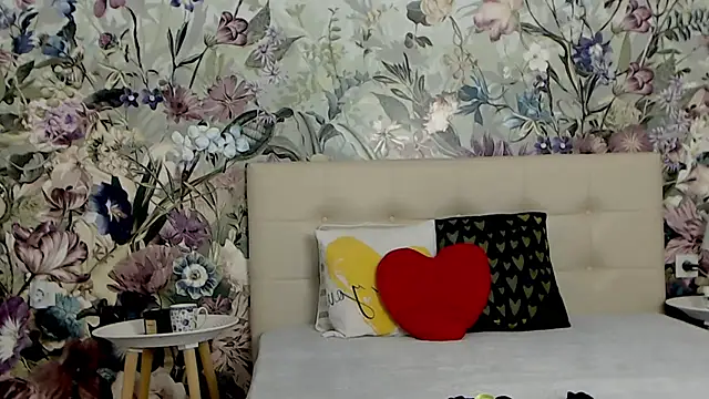 RoseDiamond06 online show from March 10, 2025, 4:46 pm