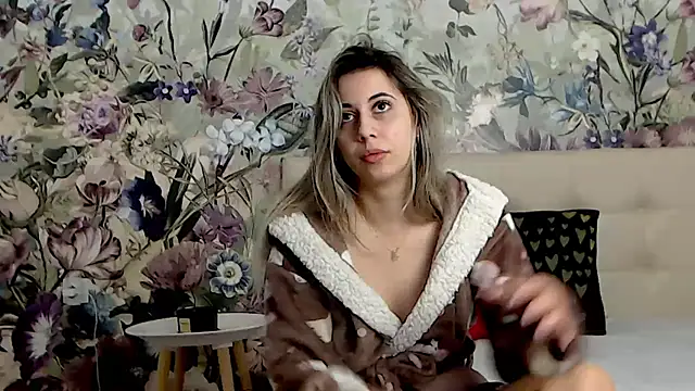 RoseDiamond06 online show from March 15, 2025, 10:46 am