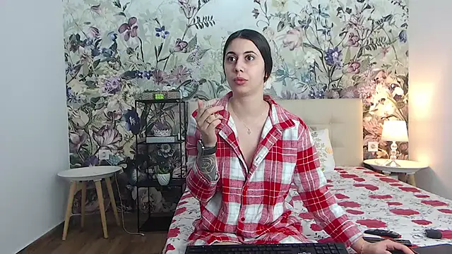 RoseDiamond06 online show from February 22, 2026, 1:18 am