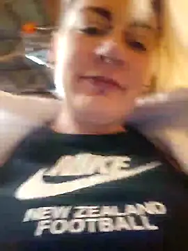 PinkTheHawk online show from October 5, 2025, 4:55 am