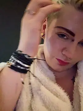 PinkTheHawk online show from November 18, 2025, 6:51 am