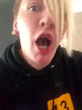 Snapshot of PinkTheHawk chatting on February 21, 2026, 8:10 pm PinkTheHawk online show from February 21, 2026, 8:10 pm