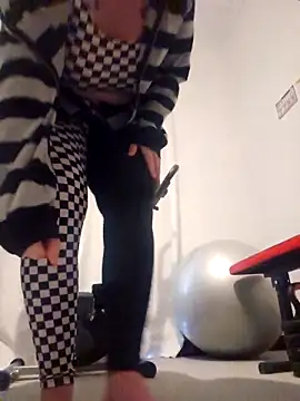 Snapshot of PinkTheHawk chatting on February 22, 2026, 10:41 pm PinkTheHawk online show from February 22, 2026, 10:41 pm