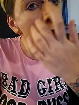 Snapshot of PinkTheHawk chatting on February 26, 2026, 6:56 am PinkTheHawk online show from February 26, 2026, 6:56 am