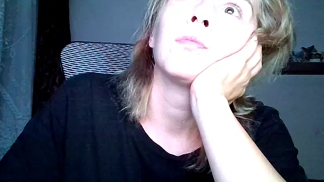 Snapshot of SexxyLety chatting on July 12, 2026, 9:39 pm SexxyLety online show from July 12, 2026, 9:39 pm