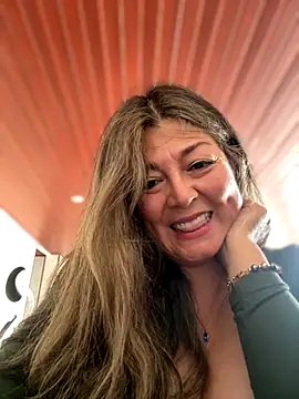 emma tour online show from November 22, 2025, 9:14 pm