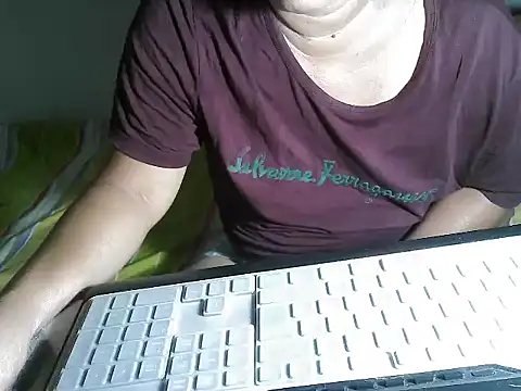 wethornypussy4u online show from July 17, 2026, 10:14 pm