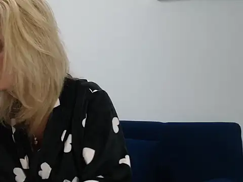 MysticCreature online show from April 21, 2026, 4:08 am