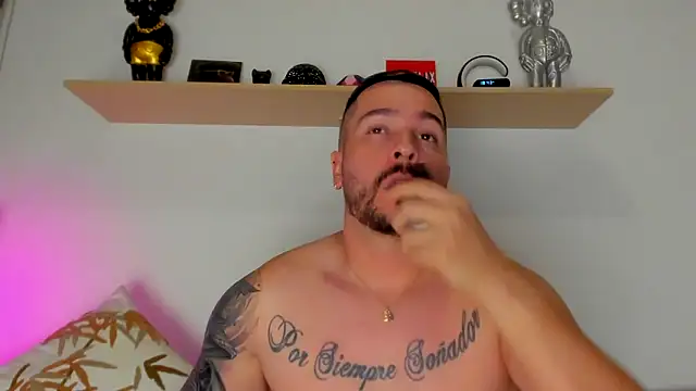 camilo restrepo21 online show from October 11, 2025, 11:36 pm