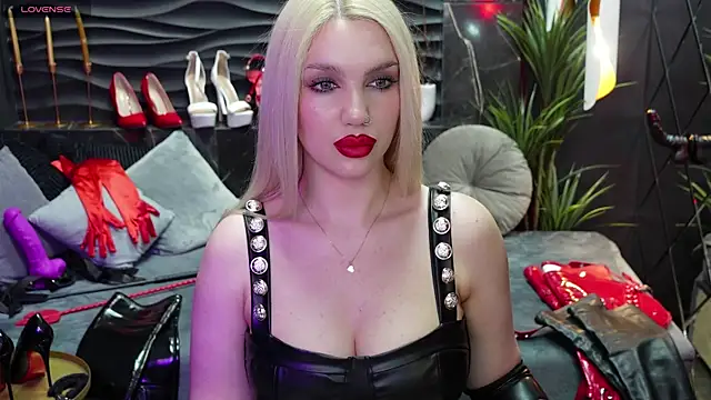 Snapshot of MistressDarsy chatting on March 1, 2025, 9:29 am MistressDarsy online show from March 1, 2025, 9:29 am