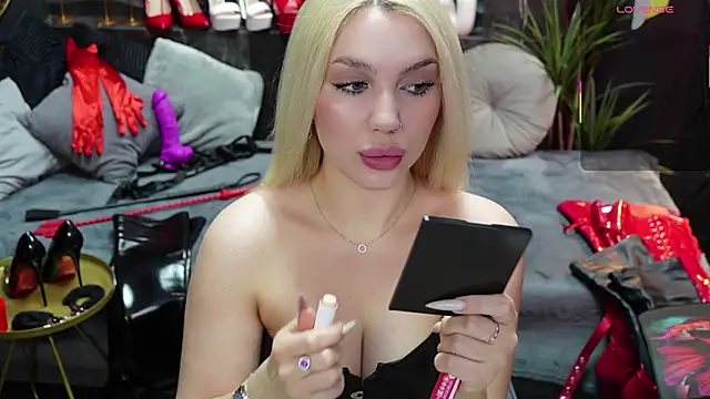 Snapshot of MistressDarsy chatting on March 12, 2025, 12:47 pm MistressDarsy online show from March 12, 2025, 12:47 pm