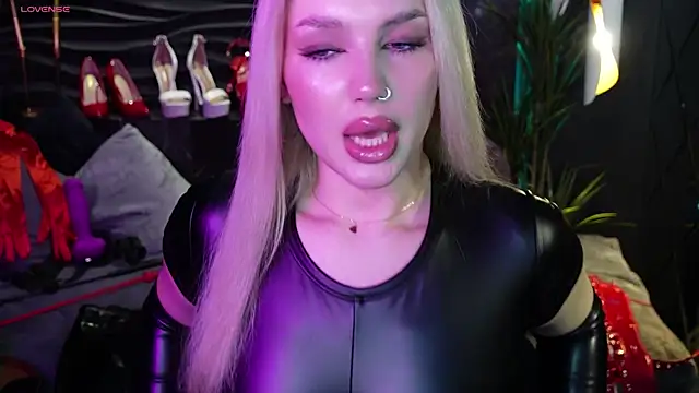 Snapshot of MistressDarsy chatting on March 16, 2025, 9:38 am MistressDarsy online show from March 16, 2025, 9:38 am