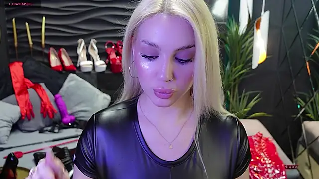 Snapshot of MistressDarsy chatting on March 18, 2025, 6:14 am MistressDarsy online show from March 18, 2025, 6:14 am