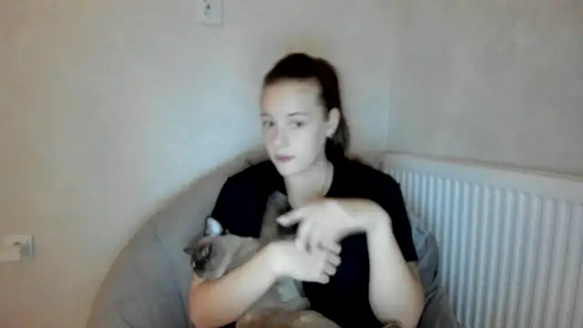 Snapshot of why_again_me chatting on December 8, 2024, 8:25 pm why again me online show from December 8, 2024, 8:25 pm