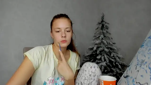 Snapshot of why_again_me chatting on December 15, 2024, 10:58 pm why again me online show from December 15, 2024, 10:58 pm