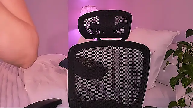 Wonderful Woman online show from March 26, 2026, 11:10 pm