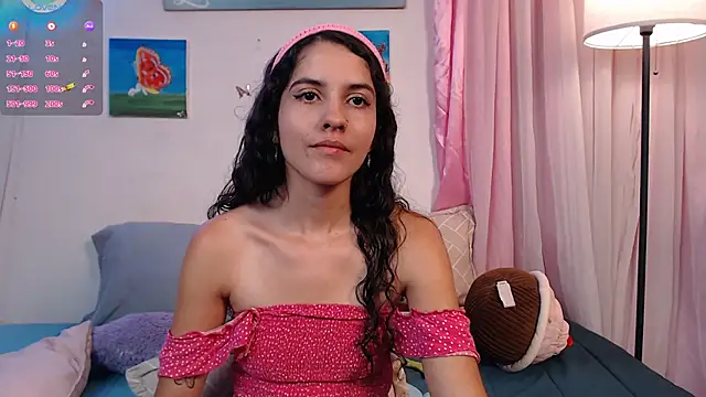 Snapshot of lailypink chatting on January 16, 2025, 12:45 am lailypink online show from January 16, 2025, 12:45 am