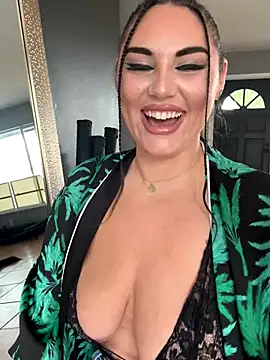 lovely beast online show from October 3, 2025, 4:37 pm