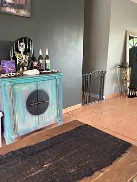 lovely beast online show from October 7, 2025, 3:53 pm