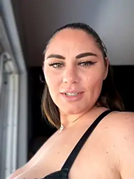 lovely beast online show from February 20, 2026, 6:52 pm