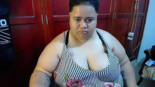 hotlesby4uxxx online show from May 5, 2026, 1:02 am