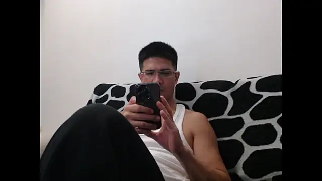 Snapshot of SebastianReiss chatting on September 29, 2025, 10:25 pm SebastianReiss online show from September 29, 2025, 10:25 pm