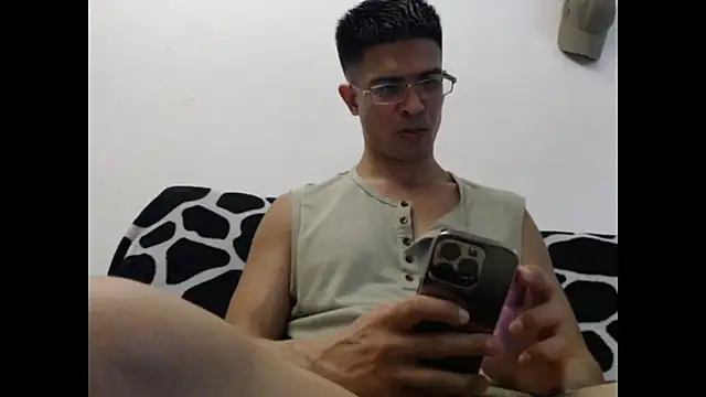 Snapshot of SebastianReiss chatting on November 18, 2025, 12:20 pm SebastianReiss online show from November 18, 2025, 12:20 pm