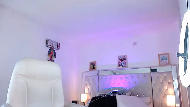 hollythomson online show from January 16, 2025, 9:40 pm