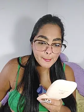 Snapshot of missmelissa_ chatting on February 5, 2026, 12:10 pm missmelissa online show from February 5, 2026, 12:10 pm