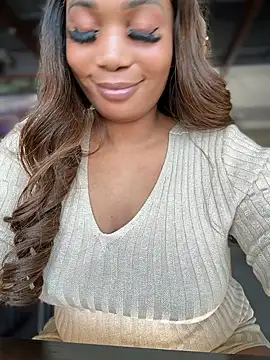 Snapshot of __Nessa__ chatting on December 20, 2024, 5:29 pm Nessa online show from December 20, 2024, 5:29 pm