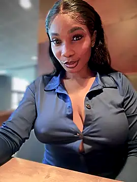 Snapshot of __Nessa__ chatting on October 3, 2025, 11:40 am Nessa online show from October 3, 2025, 11:40 am