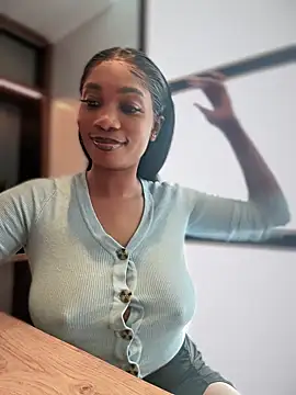 Snapshot of __Nessa__ chatting on October 4, 2025, 11:19 am Nessa online show from October 4, 2025, 11:19 am