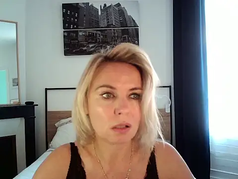 Snapshot of ADreamLady chatting on September 19, 2025, 11:00 am ADreamLady online show from September 19, 2025, 11:00 am