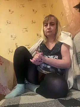 Irina2909xh online show from February 4, 2025, 9:10 pm