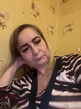 Irina2909xh online show from February 7, 2025, 7:49 pm