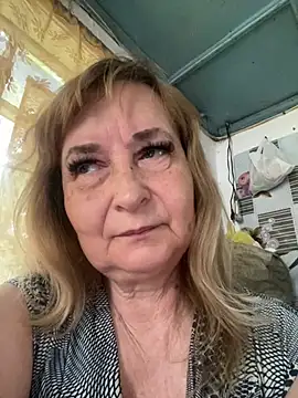 Snapshot of Irina2909@xh chatting on July 4, 2026, 8:09 am Irina2909xh online show from July 4, 2026, 8:09 am