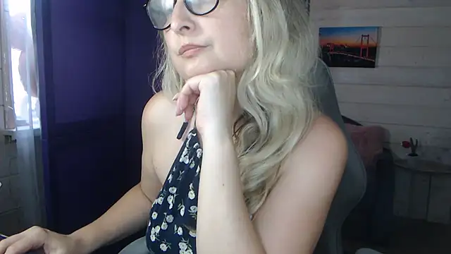 RubiLakros online show from August 2, 2026, 11:52 am