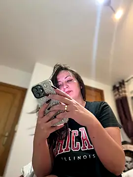 Snapshot of itsCassie chatting on October 27, 2025, 5:50 pm itsCassie online show from October 27, 2025, 5:50 pm