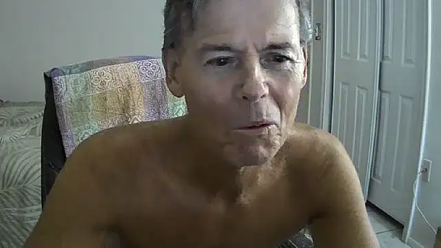 Snapshot of nakeedcowboi65 chatting on October 12, 2025, 4:11 am nakeedcowboi65 online show from October 12, 2025, 4:11 am