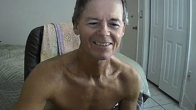 Snapshot of nakeedcowboi65 chatting on October 30, 2025, 9:33 am nakeedcowboi65 online show from October 30, 2025, 9:33 am
