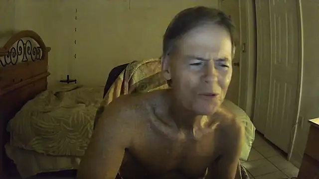 Snapshot of nakeedcowboi65 chatting on December 16, 2025, 4:06 am nakeedcowboi65 online show from December 16, 2025, 4:06 am